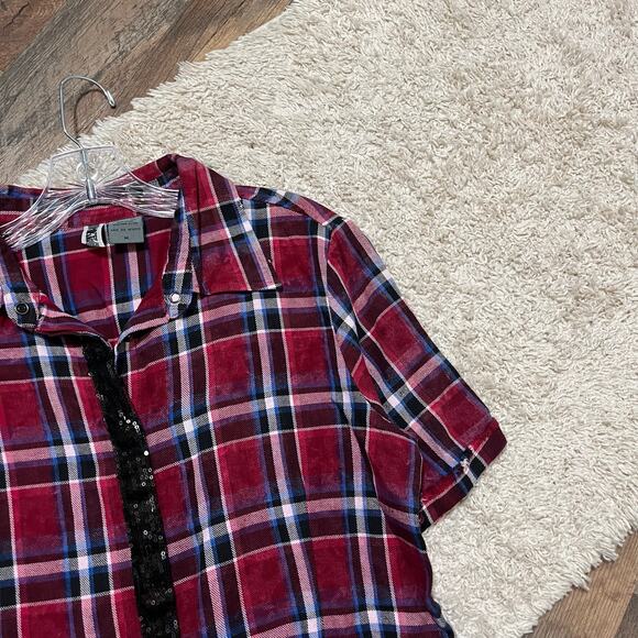 Buckle BKE Medium Plaid Distressed Acid Wash Sequin Frayed Relaxed Collared Top - Picture 3 of 7